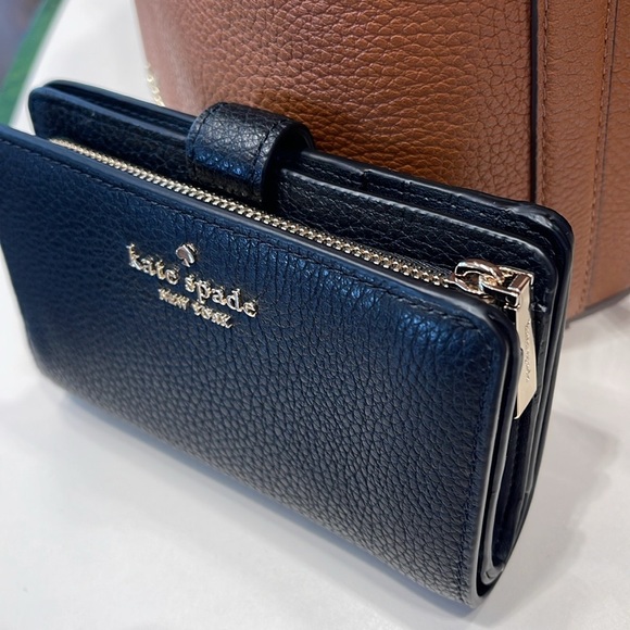 Kate Spade Leila Medium Compact Bifold Wallet
Black 
NWT - Picture 6 of 16